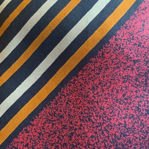 Valentino Vintage Extra-Wide Silk Tie RARE - Picture 8 of 8